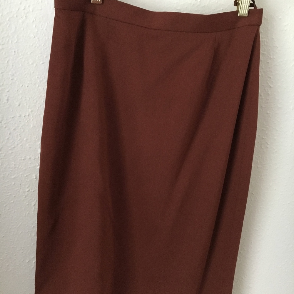 Escada Skirt, size 40 (8/10)
